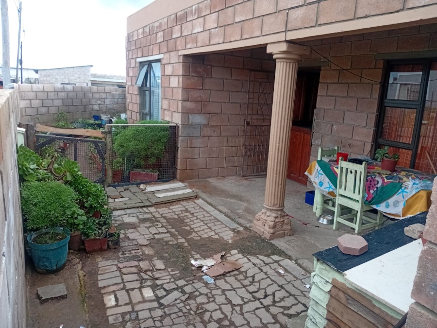 4 Bedroom Property for Sale in Kwanonqaba Western Cape